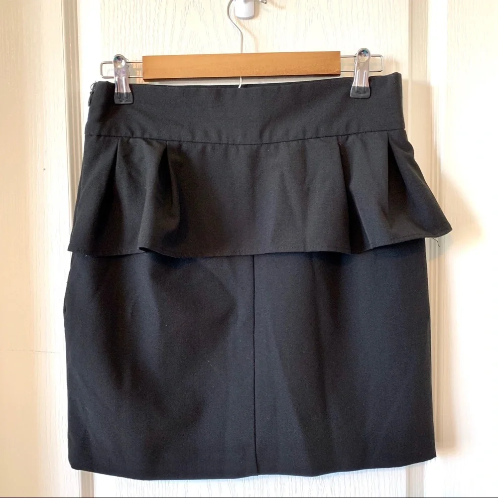 JW Petite Ruffled Hip Pencil Skirt—SZ. 6 Petite